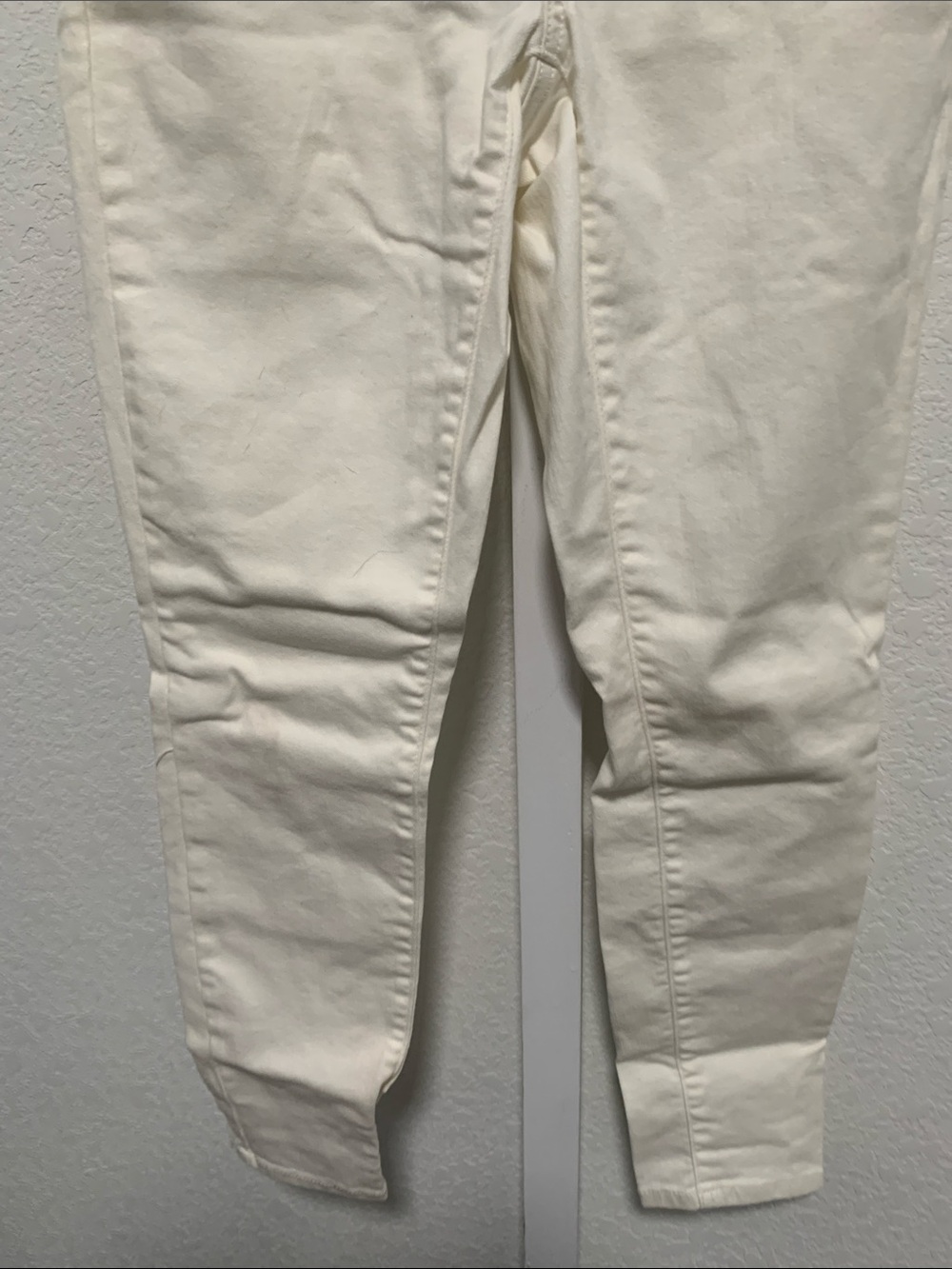 Universal Thread White Mid Rise Skinny Jeans - Picture 4 of 10